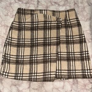 Trendy Boutique Plaid Mini Skirt in Brown and Cream